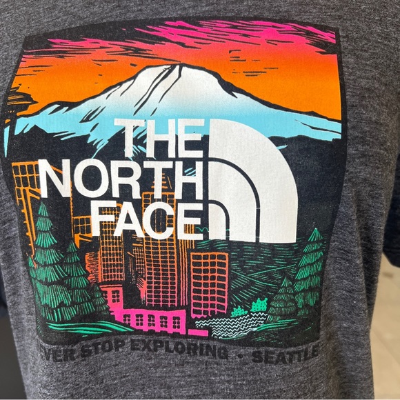 THE NORTH FACE NEVER STOP EXPLORING SEATTLE WOMEN’S Large Excellent Pre-Owned - Picture 2 of 4